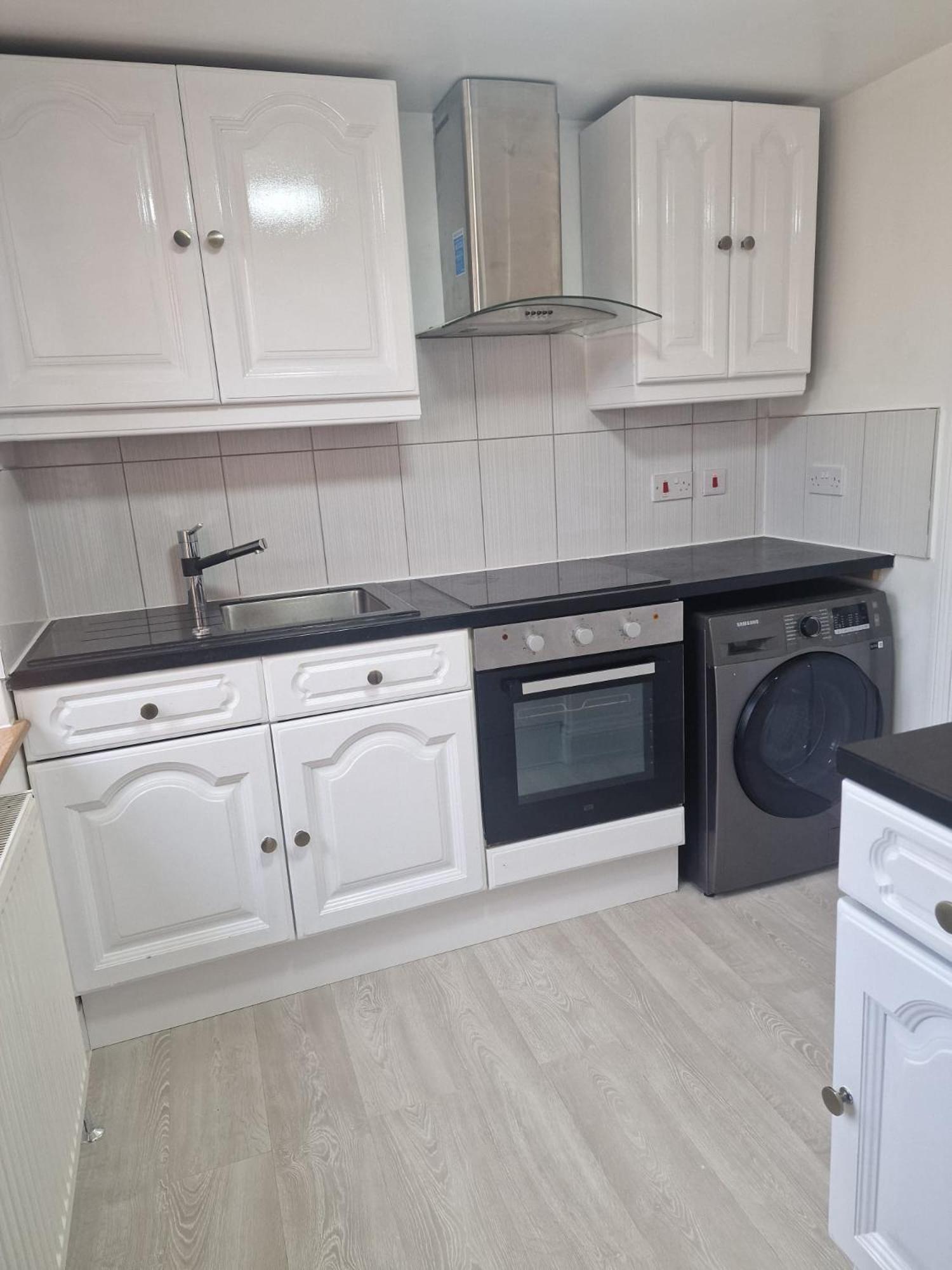 Studio Flat On Straight Road, Harold Hill, Havering Exterior foto